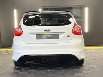 Used Ford Focus 2013 for sale - 76989100: Photo