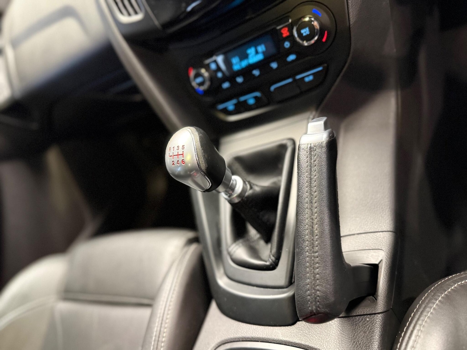 Used Ford Focus 2013 for sale - 76989100: Photo 9