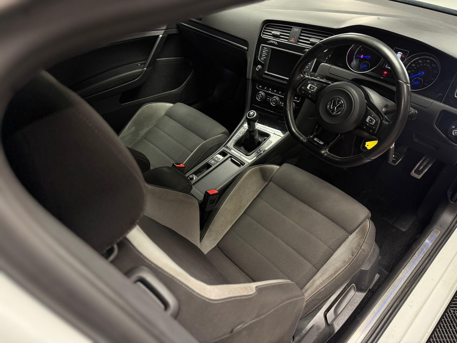 Used Volkswagen Golf 2016 for sale - 77359072: Photo 17