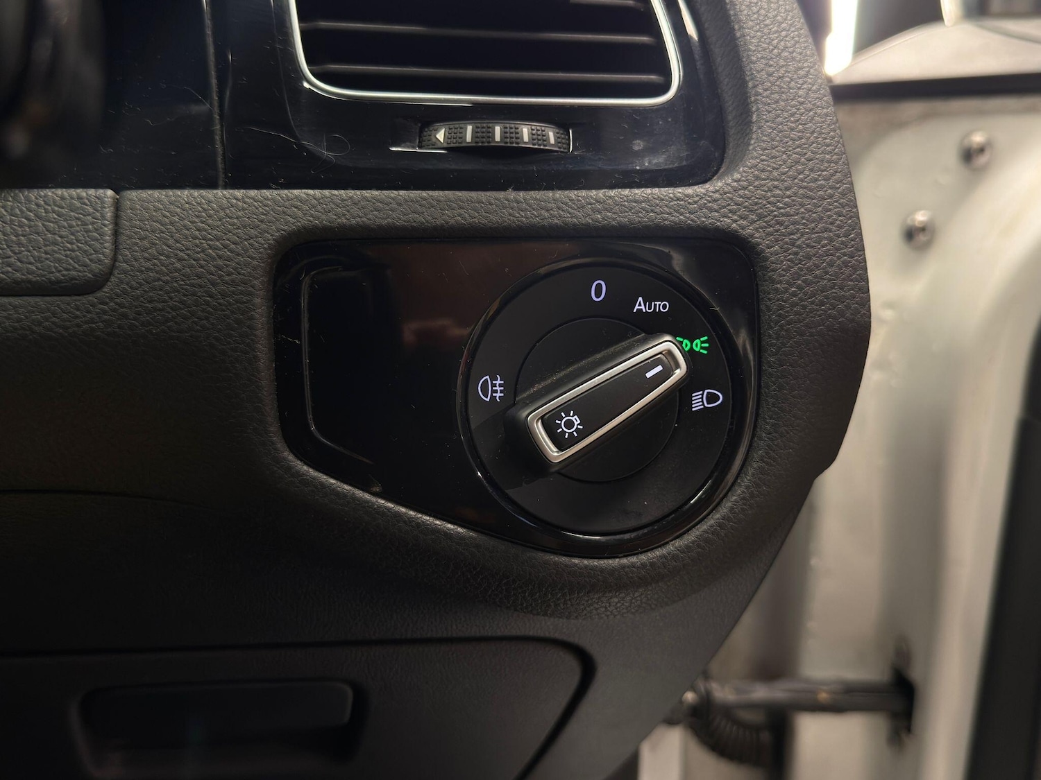 Used Volkswagen Golf 2016 for sale - 77359072: Photo 21