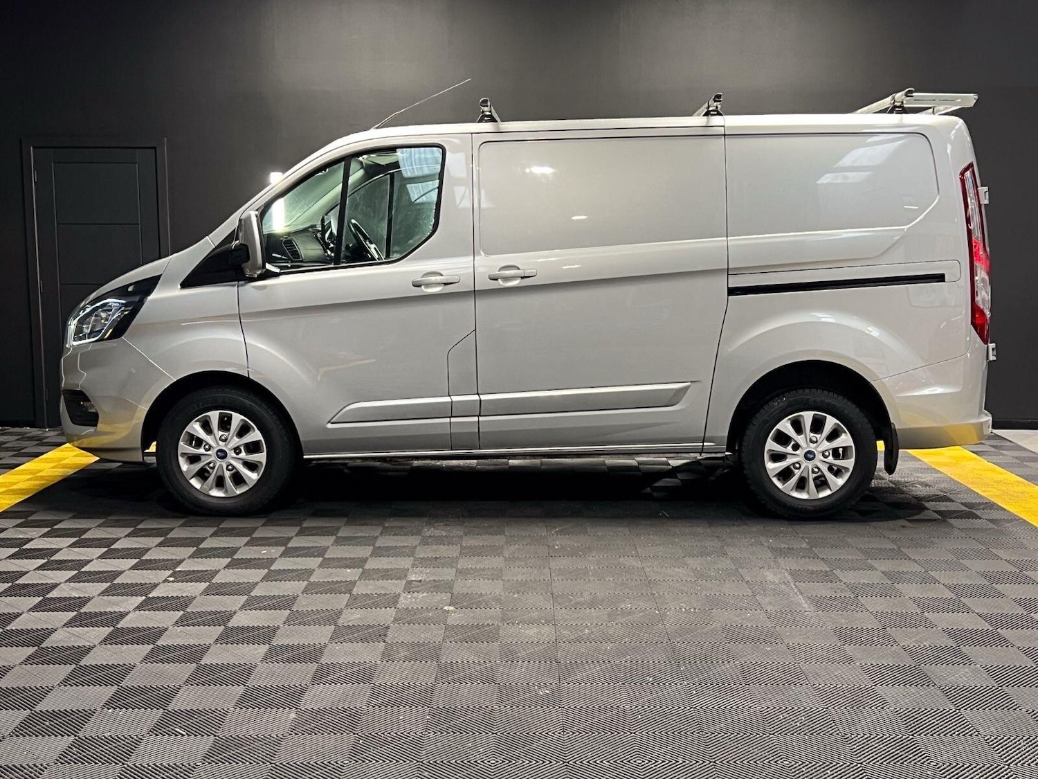 Used Ford Transit Custom 2021 for sale - 77331613: Photo 4