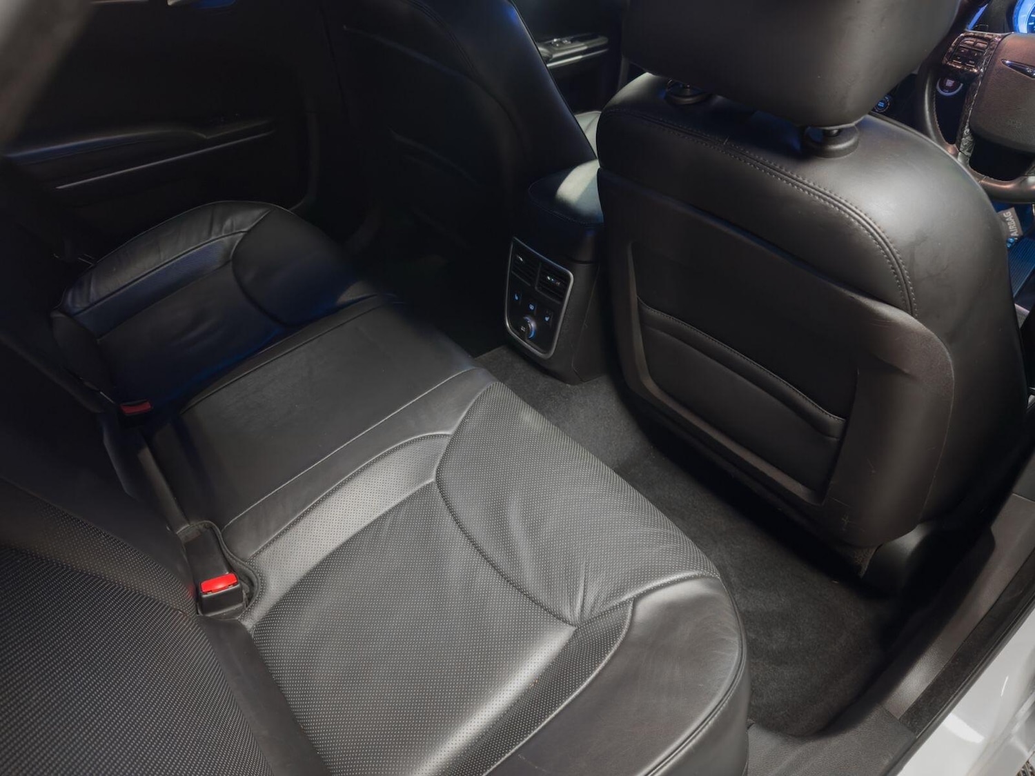 Used Chrysler 300C 2013 for sale - 77377554: Photo 12