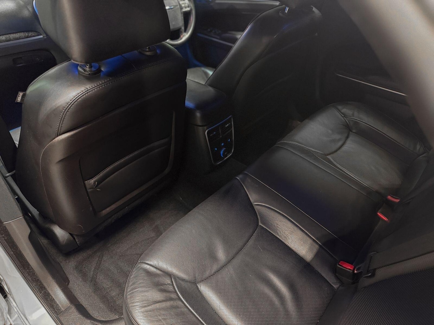 Used Chrysler 300C 2013 for sale - 77377554: Photo 14