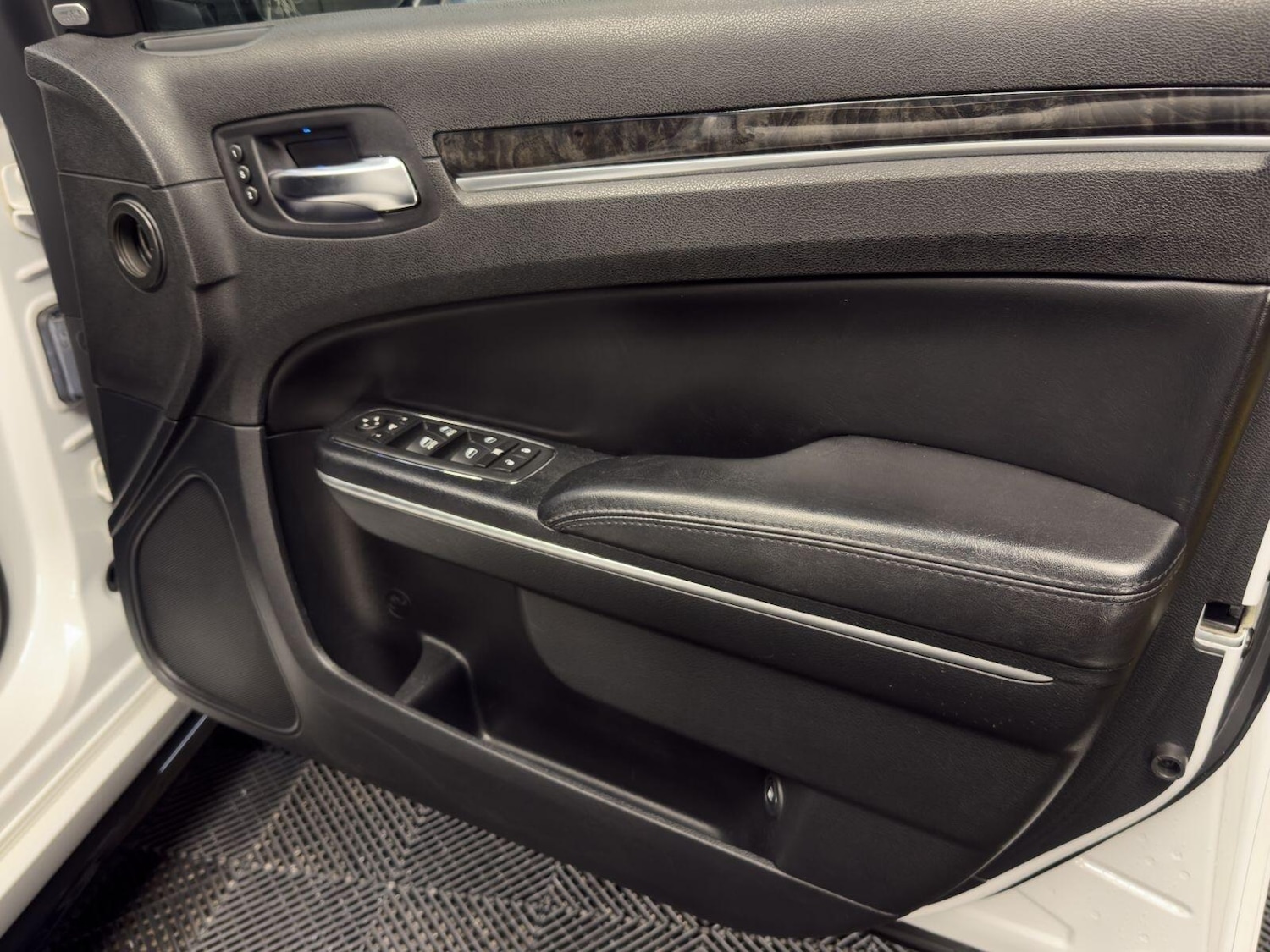 Used Chrysler 300C 2013 for sale - 77377554: Photo 20