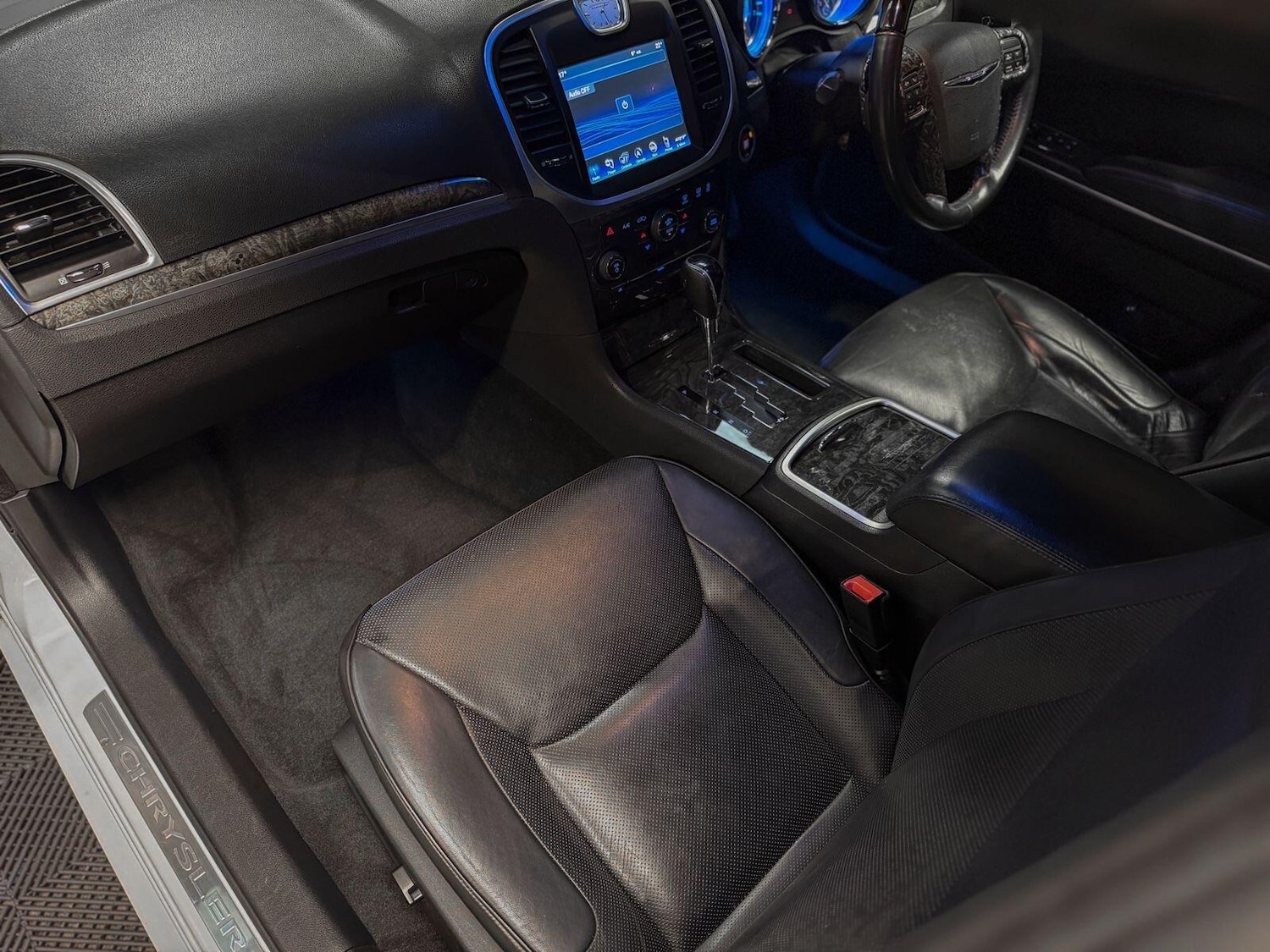 Used Chrysler 300C 2013 for sale - 77377554: Photo 29