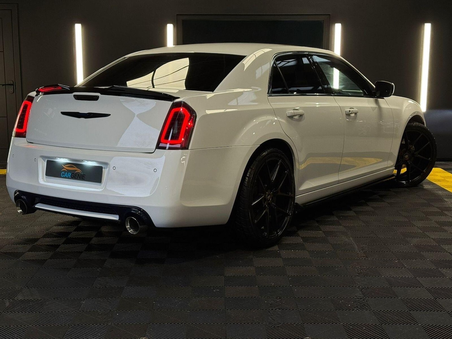 Used Chrysler 300C 2013 for sale - 77377554: Photo 7