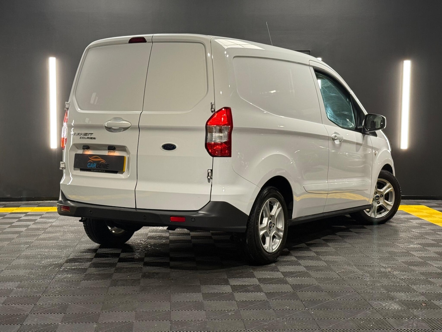 Used Ford Transit Courier for sale - 77267344: Photo 6