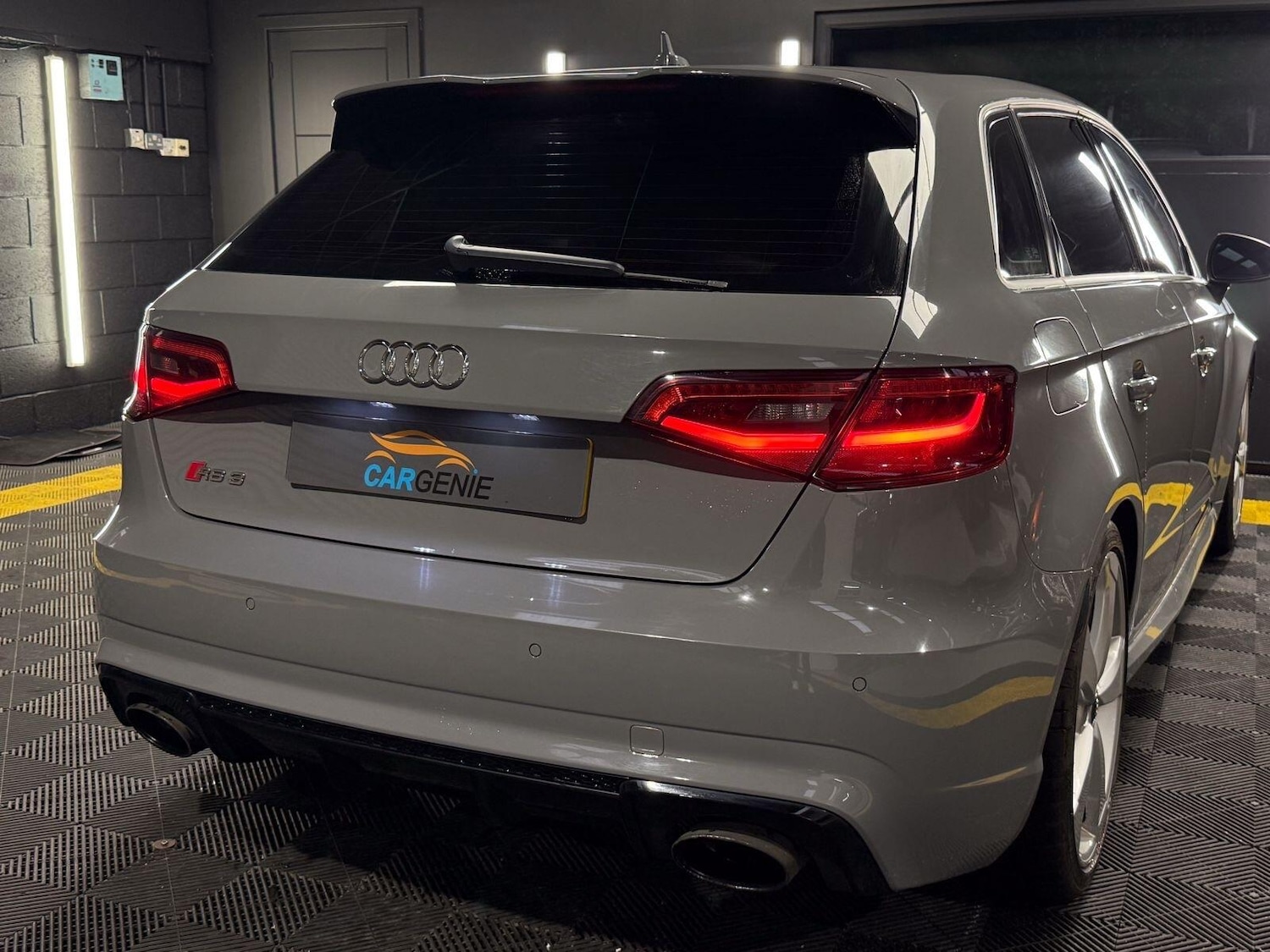 Used Audi RS3 2016 for sale - 77883420: Photo 6