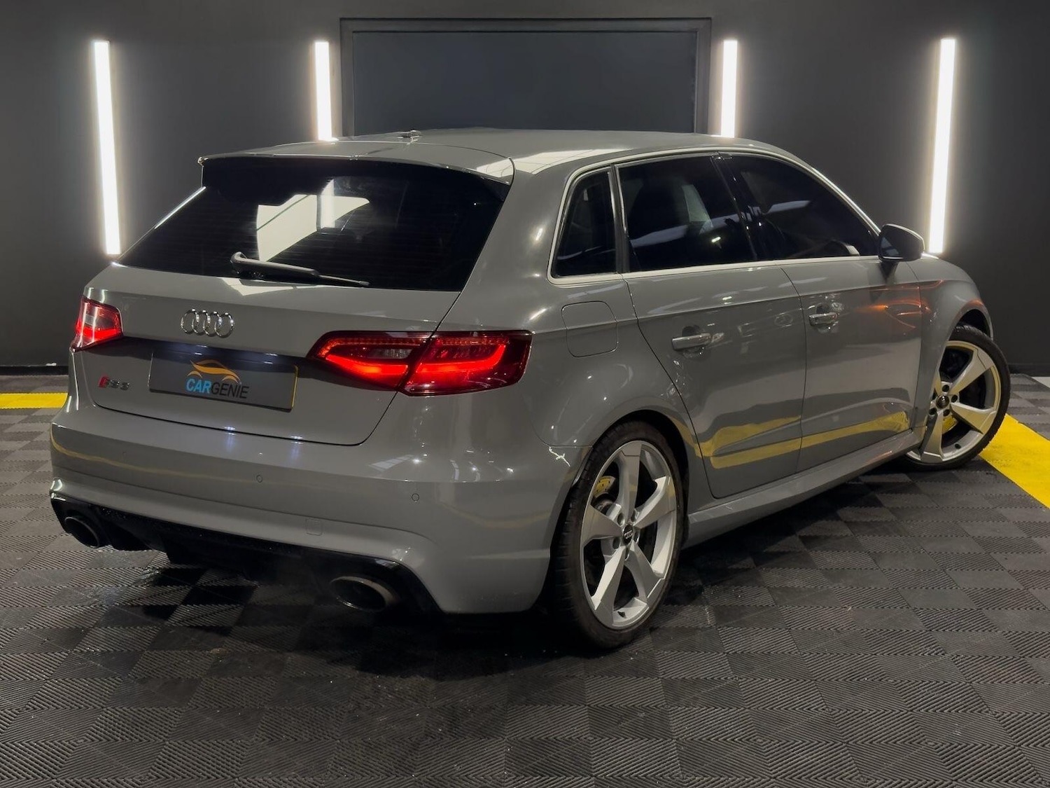 Used Audi RS3 2016 for sale - 77883420: Photo 8