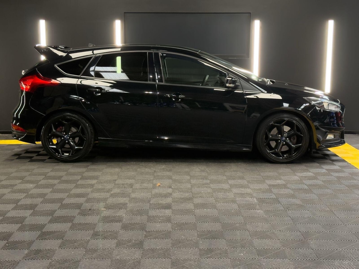 Used Ford Focus 2015 for sale - 78184733: Photo 3