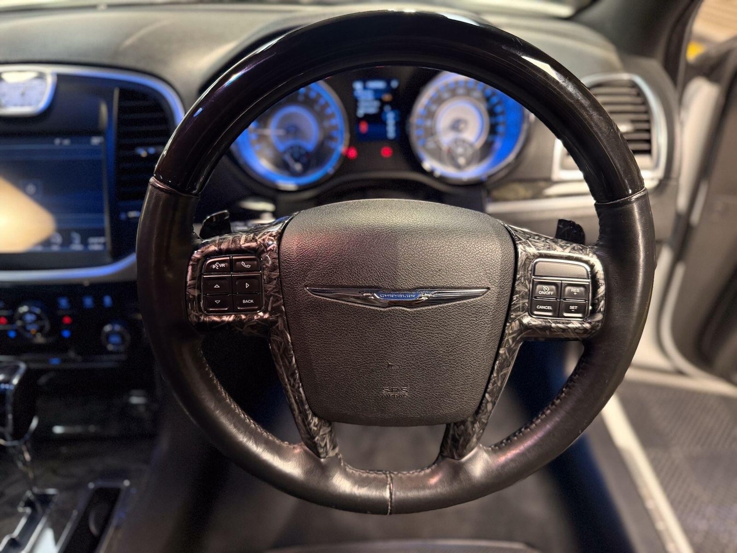 Used Chrysler 300C 2013 for sale - 77175459: Photo 27