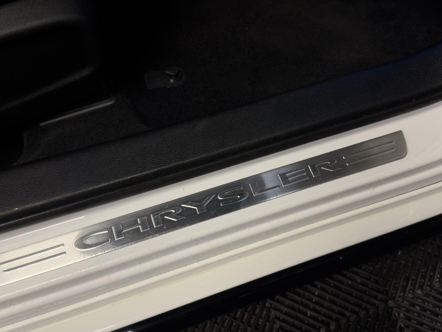 Used Chrysler 300C 2013 for sale - 77175459: Photo 38