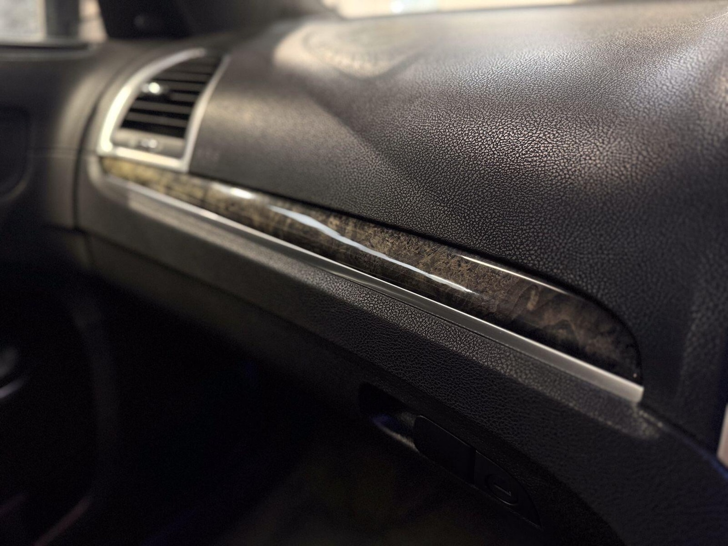 Used Chrysler 300C 2013 for sale - 77175459: Photo 39