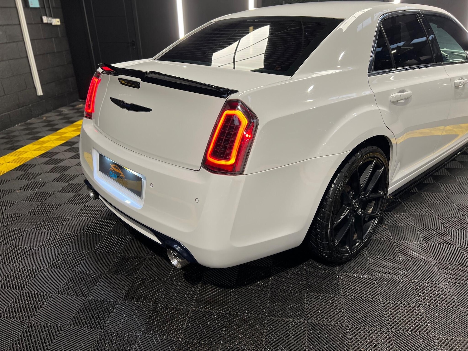 Used Chrysler 300C 2013 for sale - 77175459: Photo 9