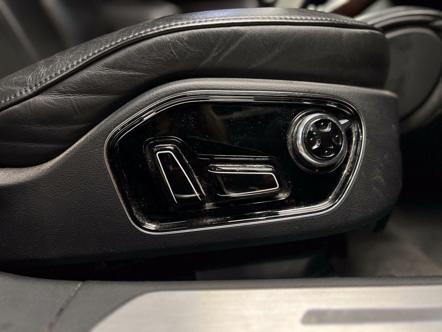 Used Audi A8 2013 for sale - 77440826: Photo 18