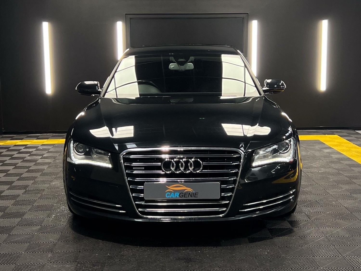 Used Audi A8 2013 for sale - 77440826: Photo 2