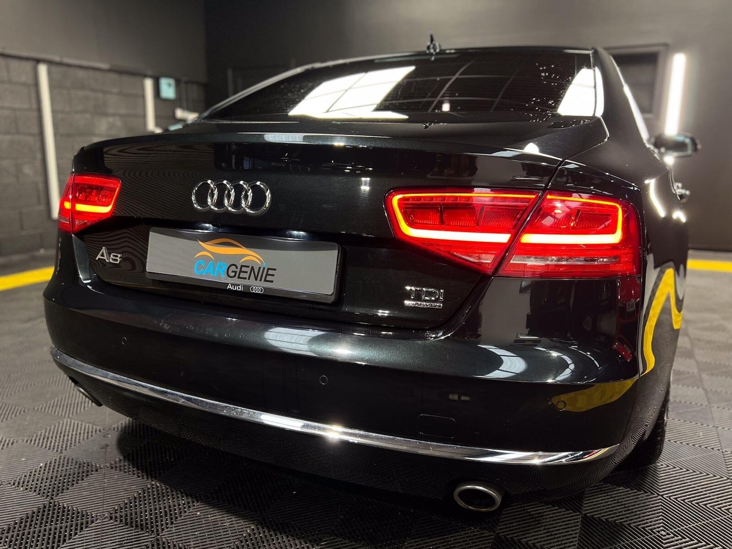 Used Audi A8 2013 for sale - 77440826: Photo 5