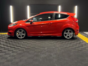 Used Ford Fiesta 2015 for sale - 77412002: Photo