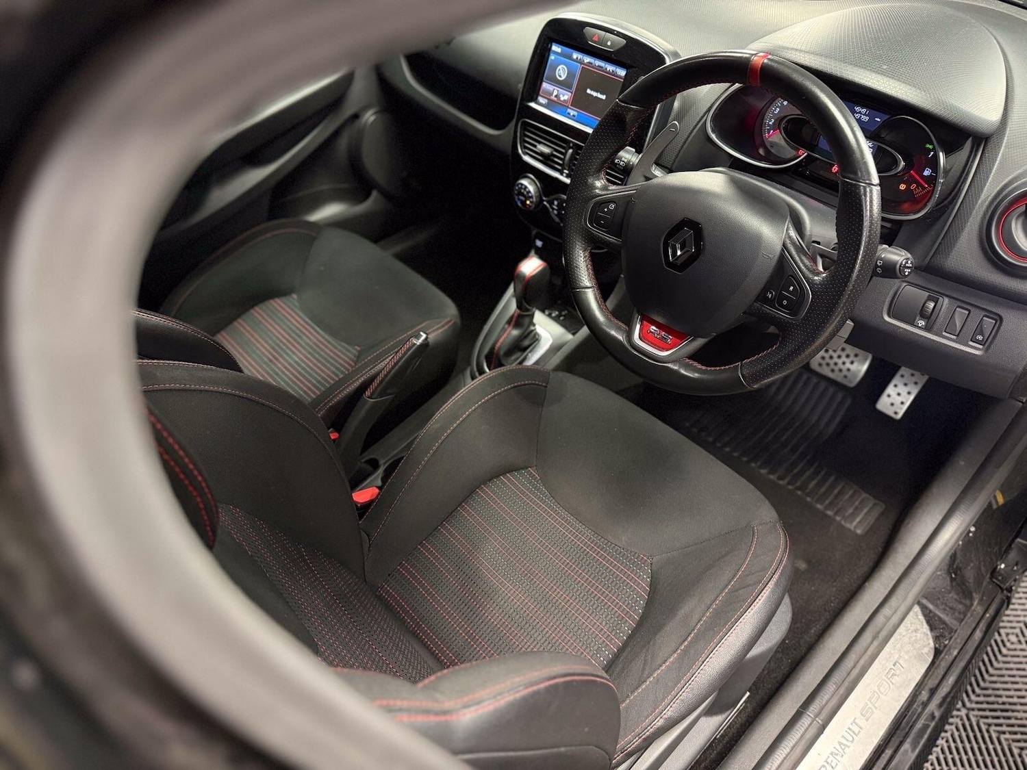 Used Renault Clio for sale - 77597719: Photo 12