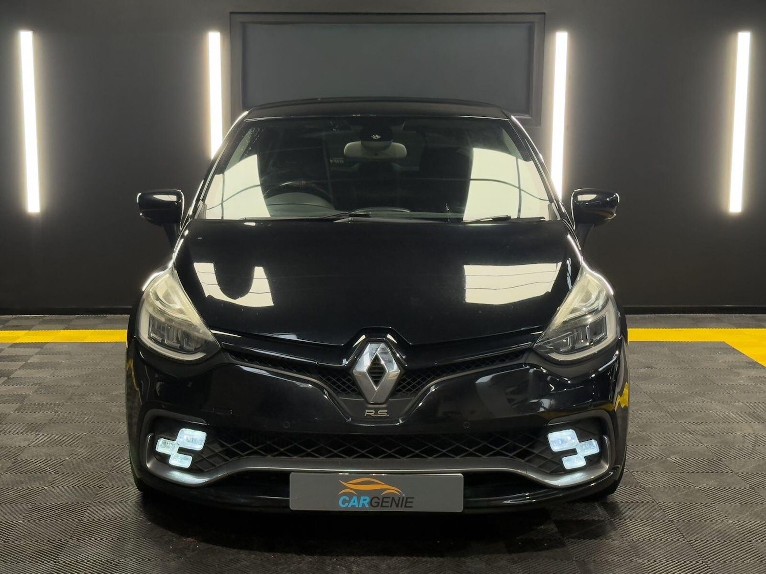 Used Renault Clio for sale - 77597719: Photo 2
