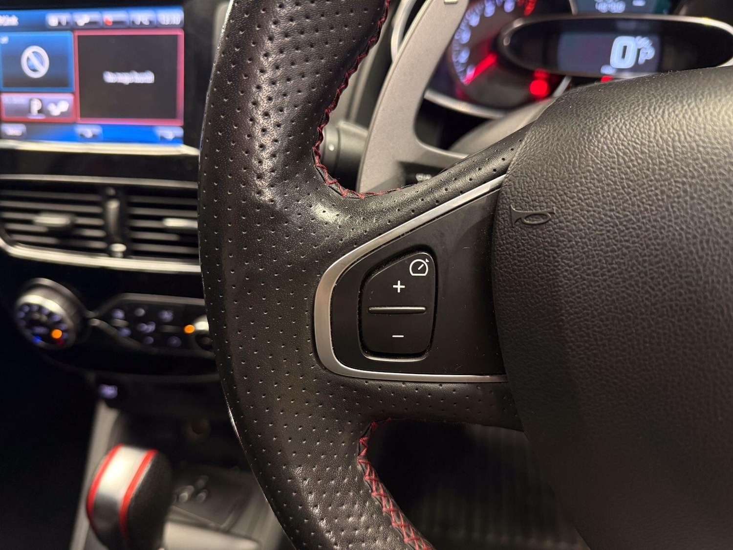 Used Renault Clio for sale - 77597719: Photo 21