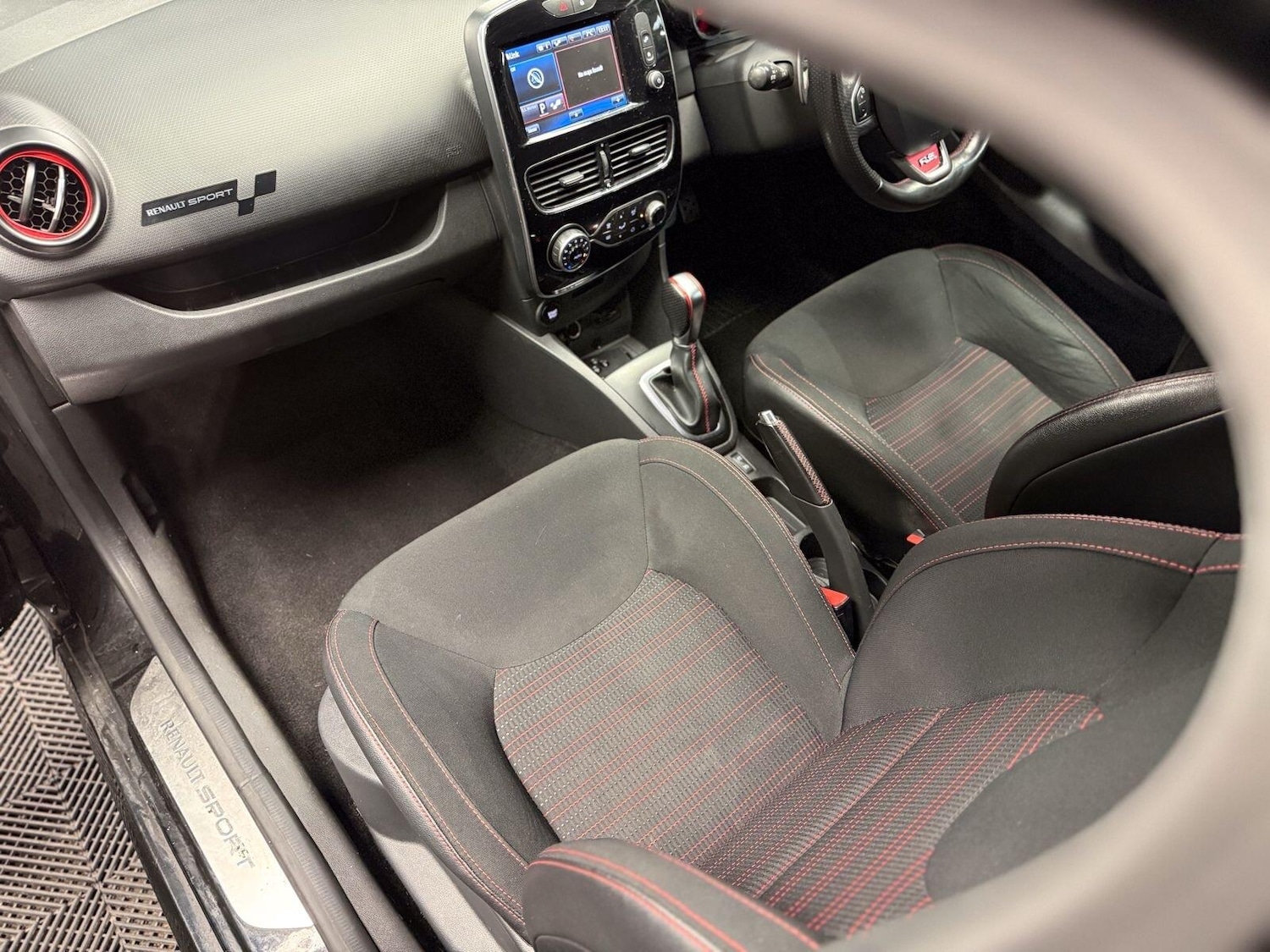 Used Renault Clio for sale - 77597719: Photo 30