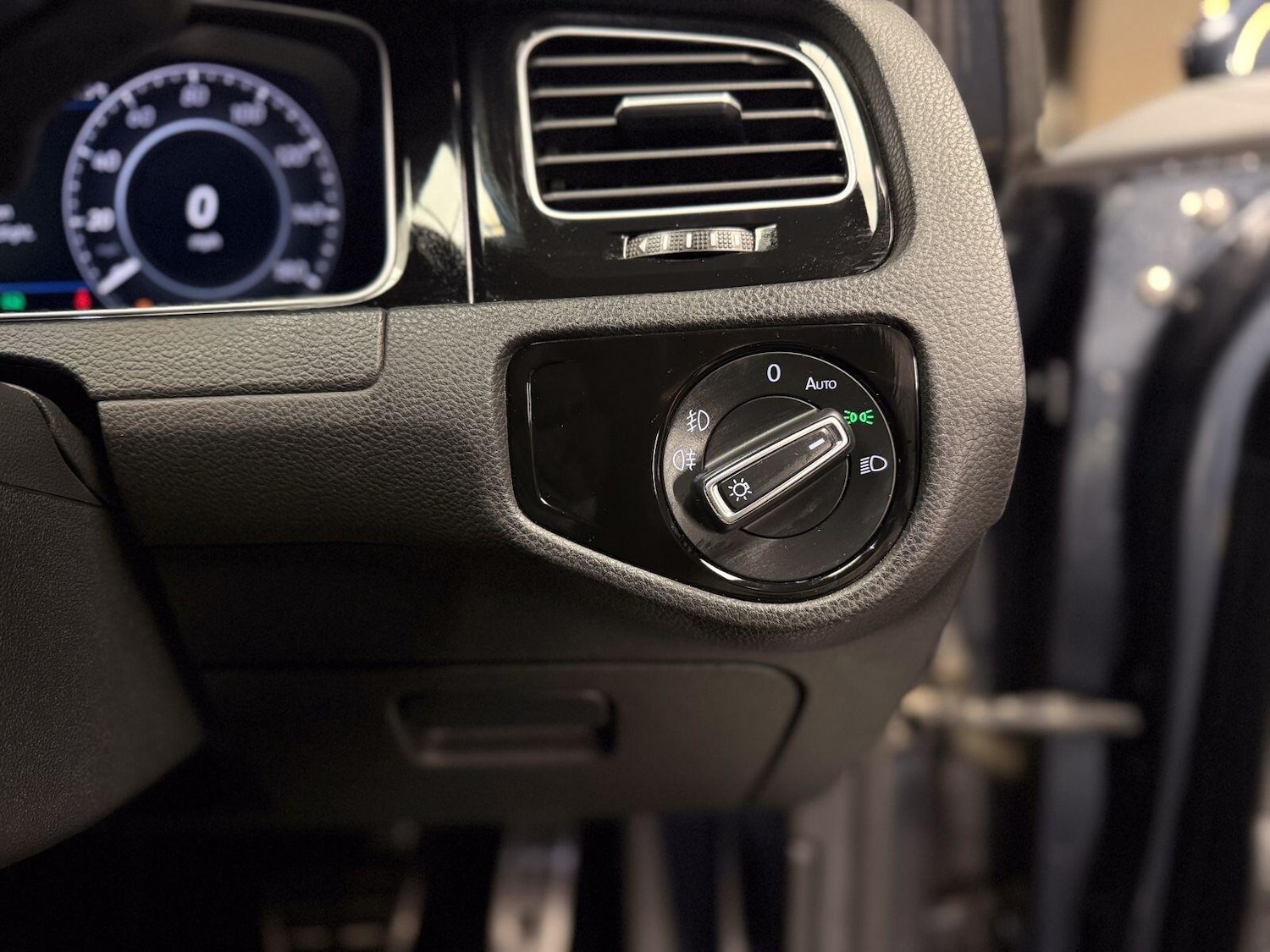 Used Volkswagen Golf 2019 for sale - 77344539: Photo 21