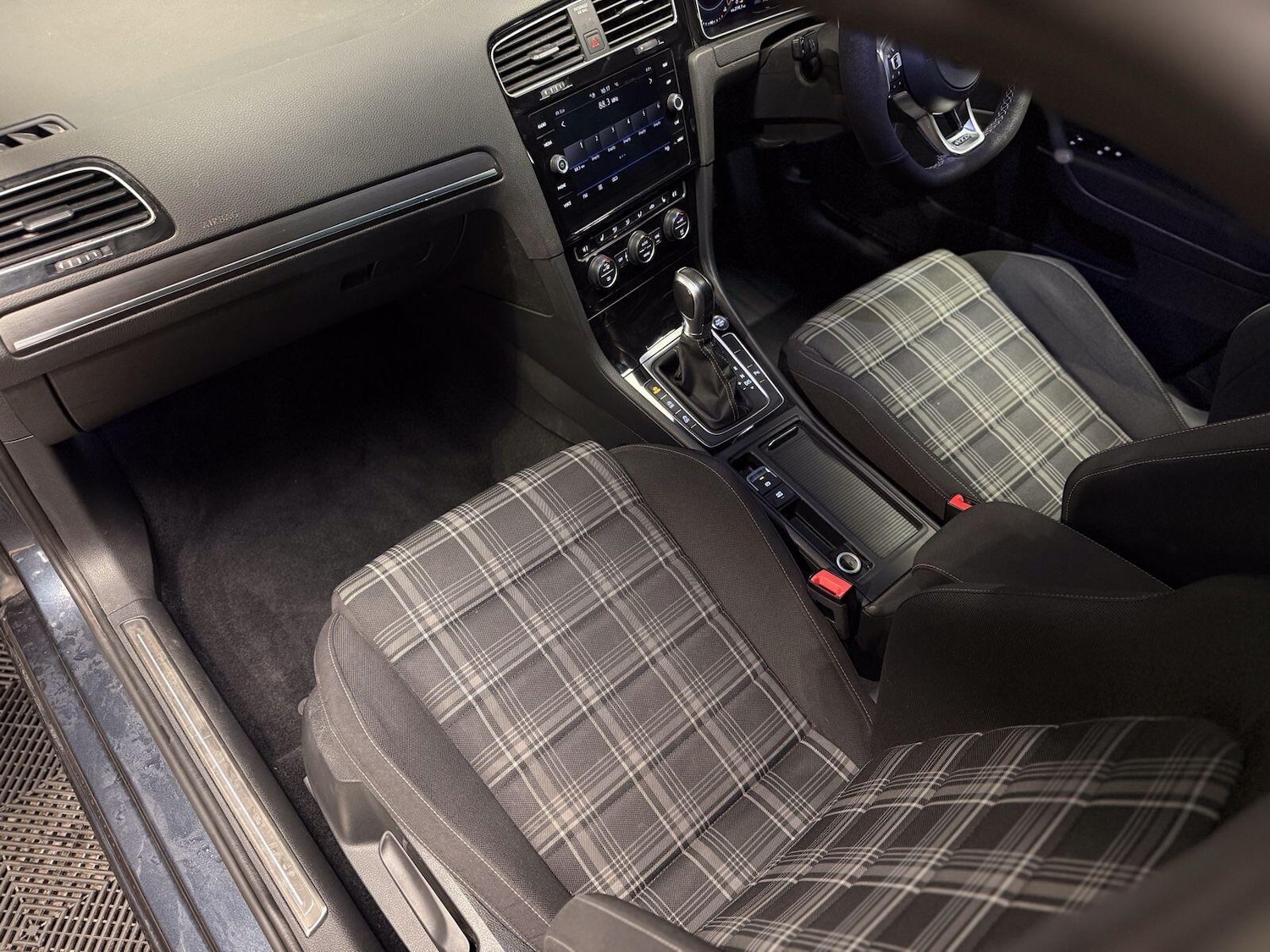 Used Volkswagen Golf 2019 for sale - 77344539: Photo 37