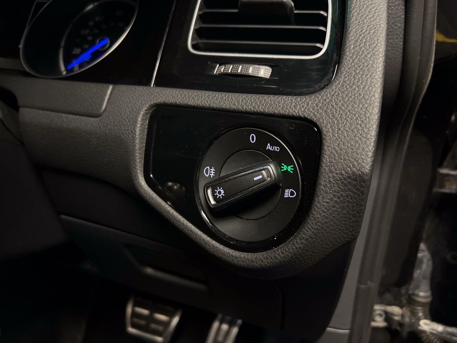 Used Volkswagen Golf 2015 for sale - 77395839: Photo 16