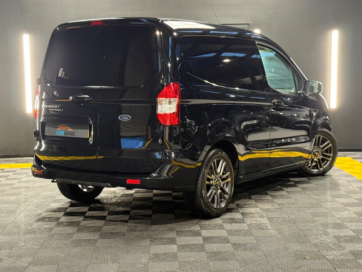 Used Ford Transit Courier for sale - 77267764: Photo 5