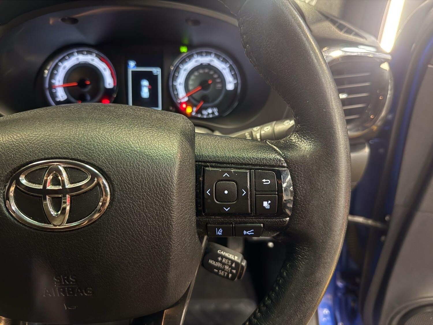 Used Toyota Hilux for sale - 77671316: Photo 10