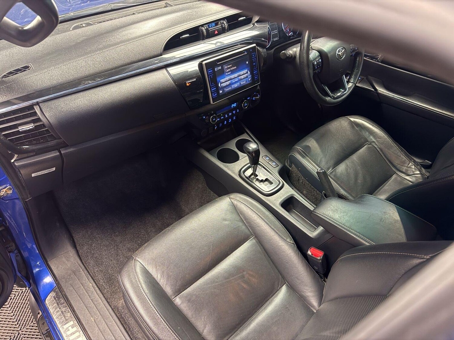 Used Toyota Hilux for sale - 77671316: Photo 18