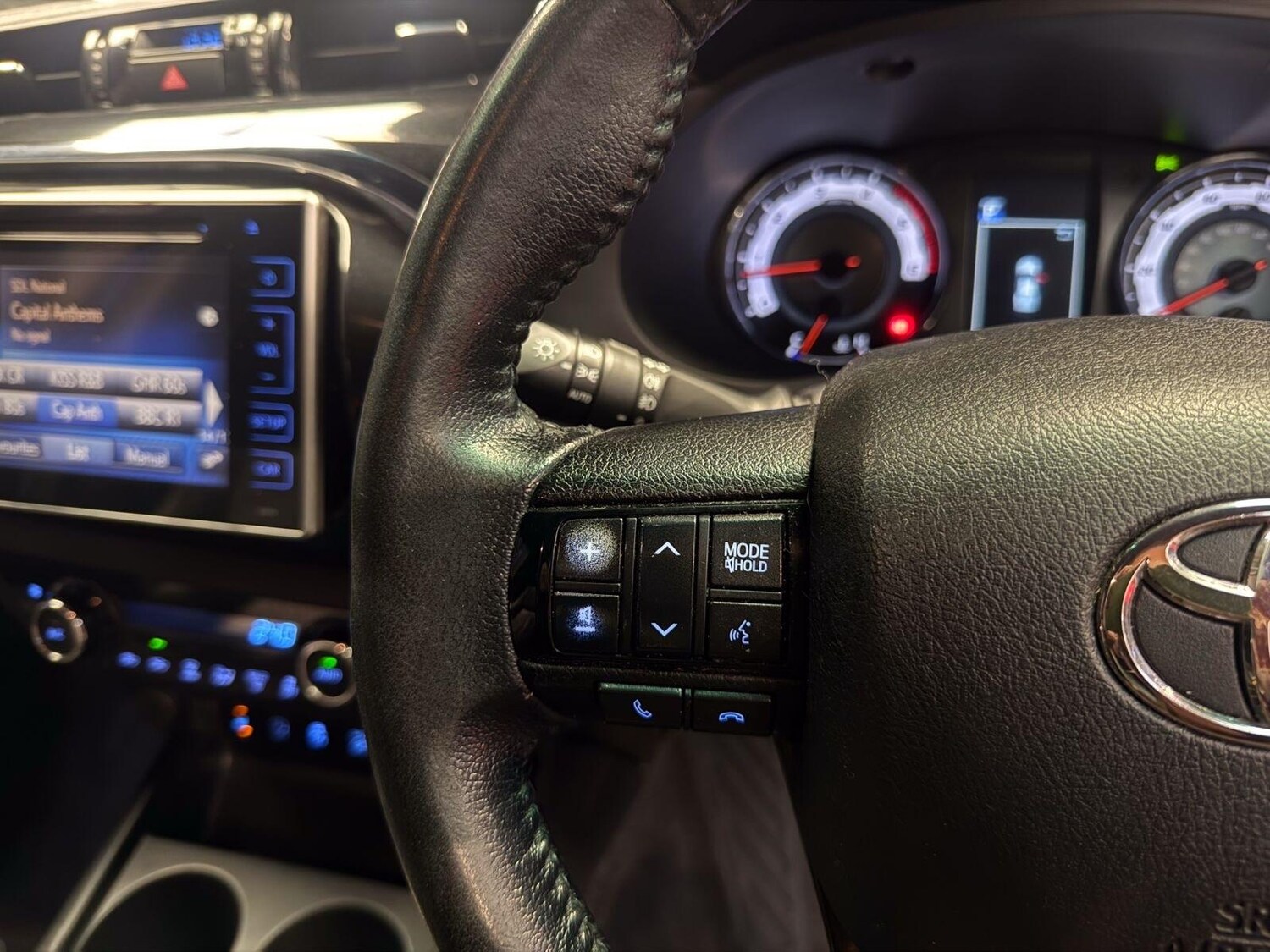 Used Toyota Hilux for sale - 77671316: Photo 9