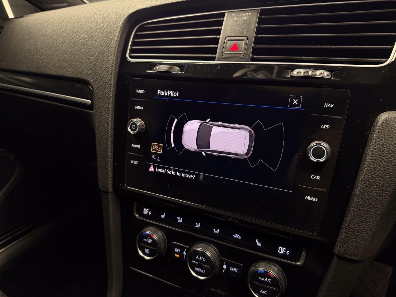 Used Volkswagen Golf 2018 for sale - 77695906: Photo 19