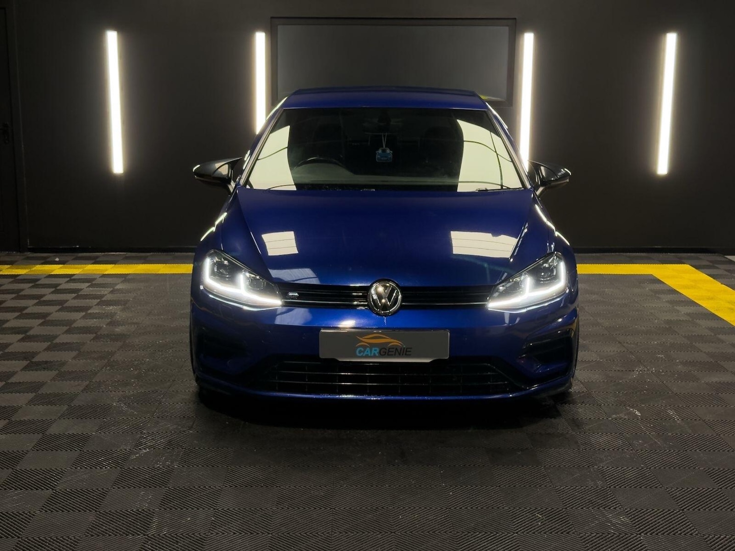 Used Volkswagen Golf 2018 for sale - 77695906: Photo 2