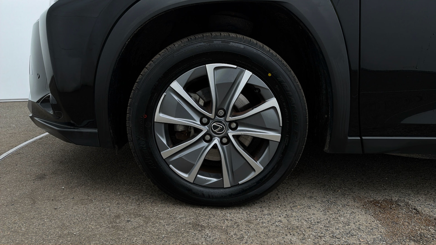 Used Lexus UX 2023 for sale - 77997015: Photo 17