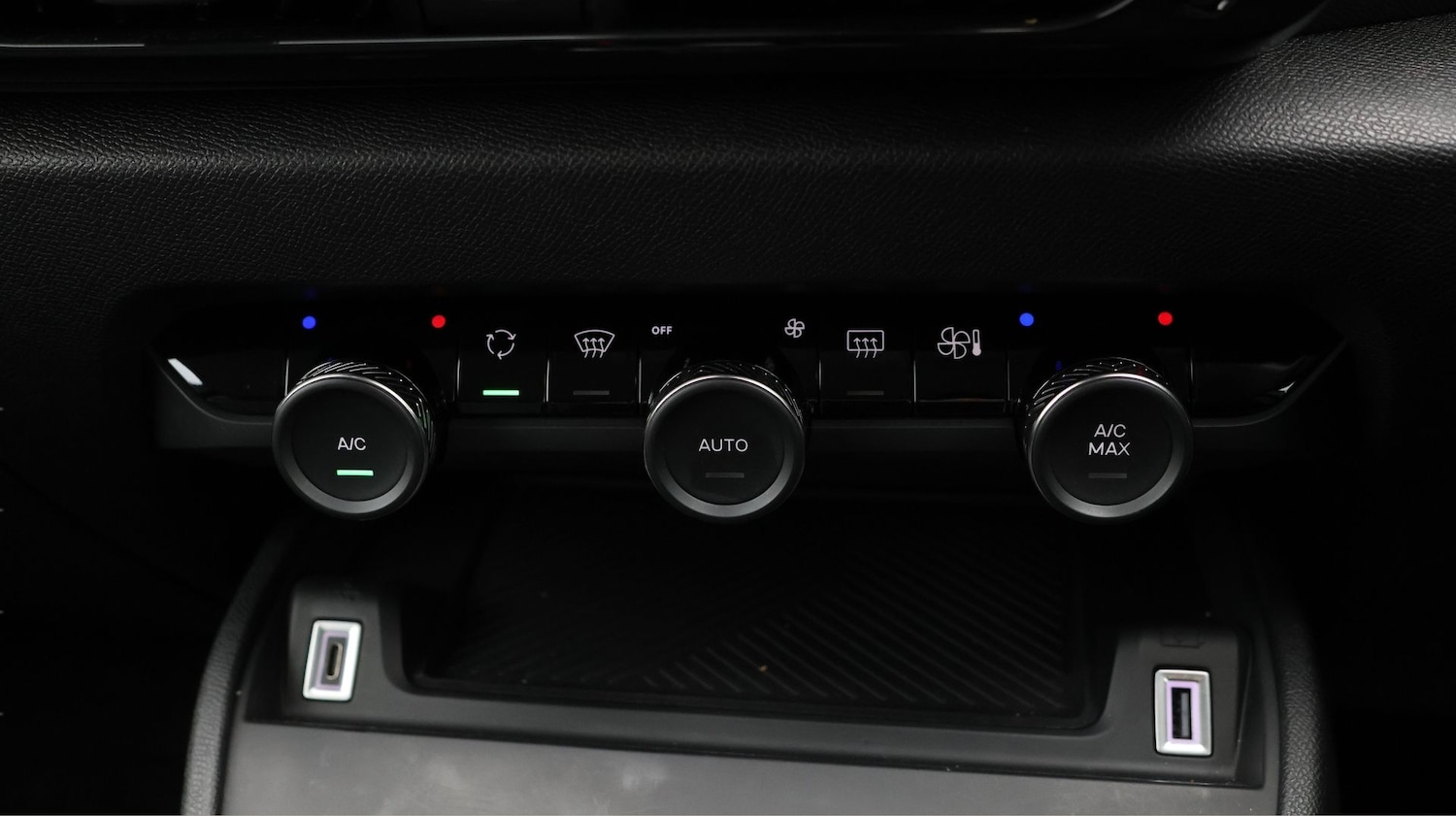 Used Citroen C4 2023 for sale - 77467852: Photo 12