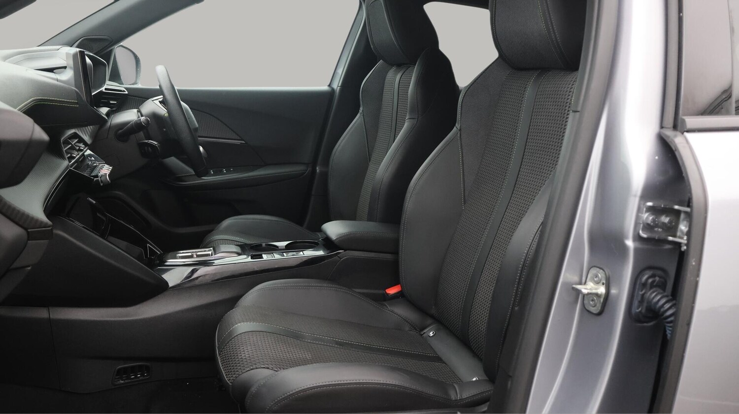 Used Peugeot 2008 2022 for sale - 76573171: Photo 15