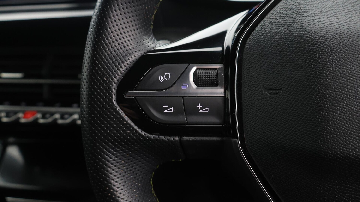 Used Peugeot 2008 2022 for sale - 76573171: Photo 26