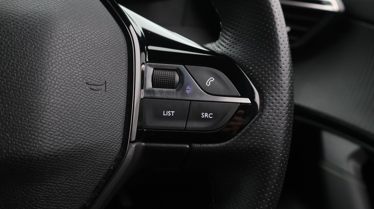 Used Peugeot 2008 2022 for sale - 76573171: Photo 27