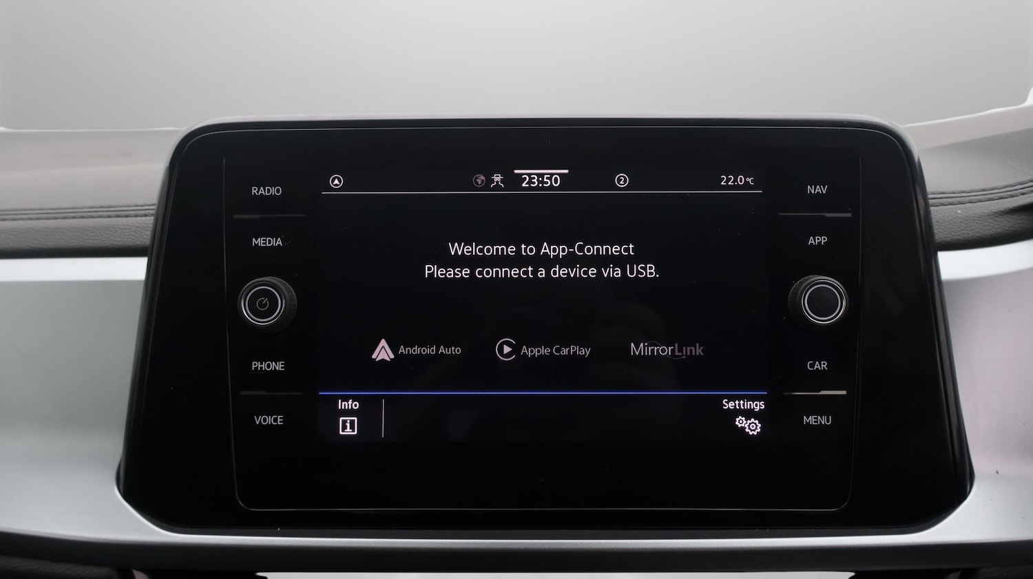 Used Volkswagen T-Roc 2023 for sale - 77747615: Photo 22