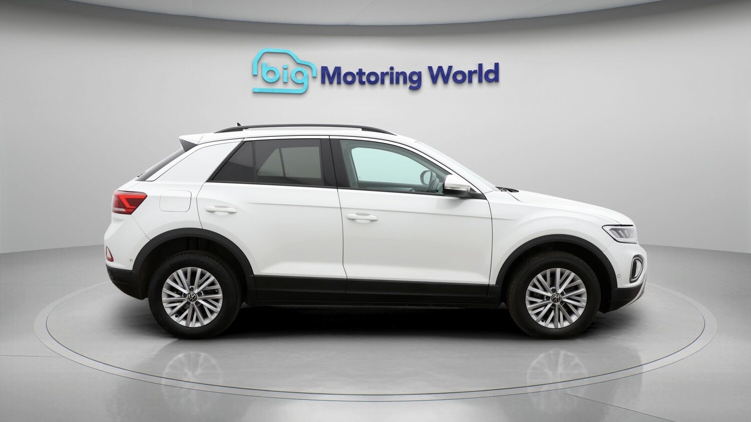 Used Volkswagen T-Roc 2023 for sale - 77747615: Photo 8