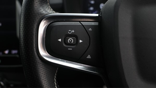 Used Volvo XC40 2021 for sale - 76326287: Photo 25