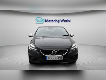 Used Volvo V40 2019 for sale - 75494254: Photo