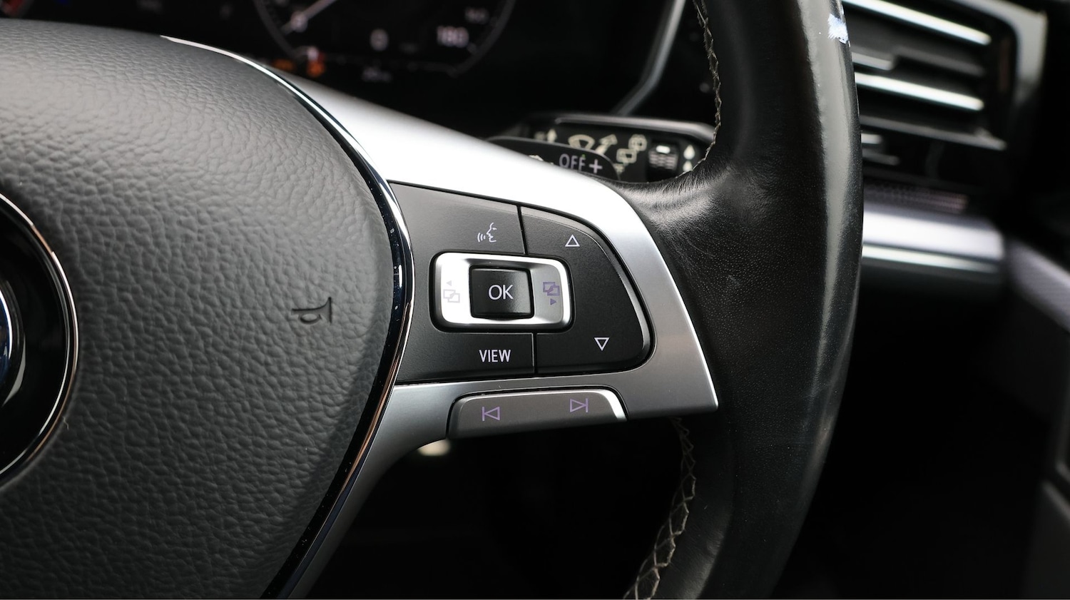 Used Volkswagen Touareg 2019 for sale - 77381132: Photo 25