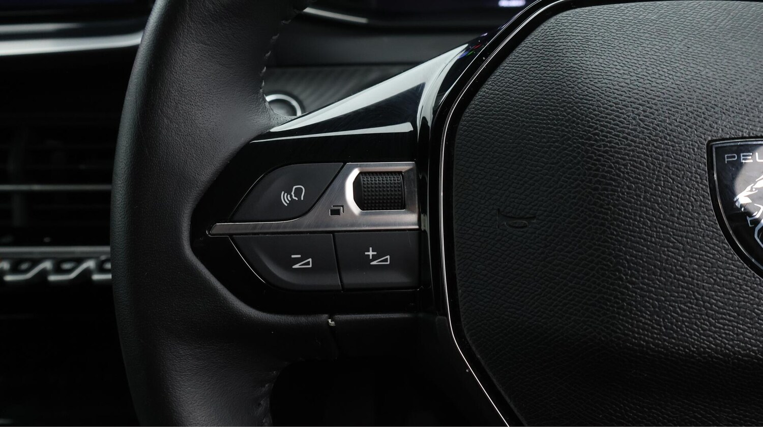 Used Peugeot 2008 2023 for sale - 76259572: Photo 25