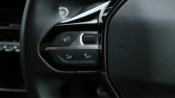 Used Peugeot E-2008 2022 for sale - 76238979: Photo 26