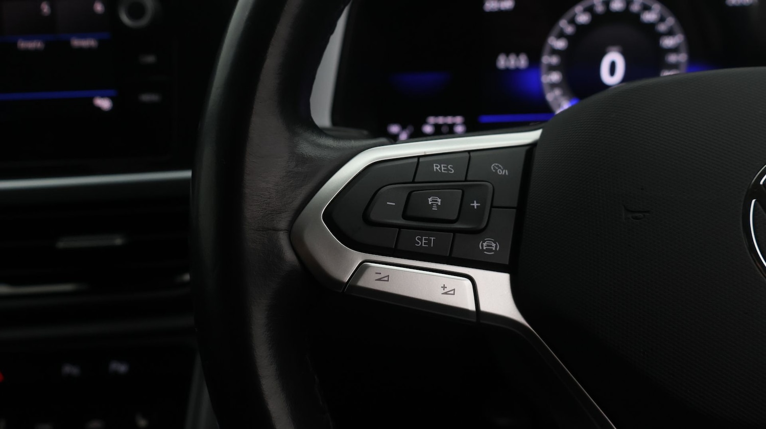 Used Volkswagen T-Roc 2023 for sale - 77618601: Photo 23