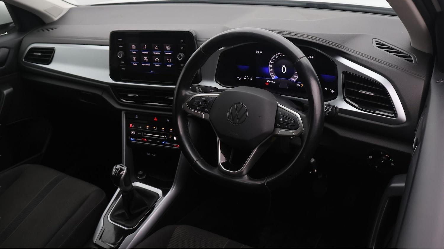 Used Volkswagen T-Roc 2023 for sale - 77618601: Photo 9