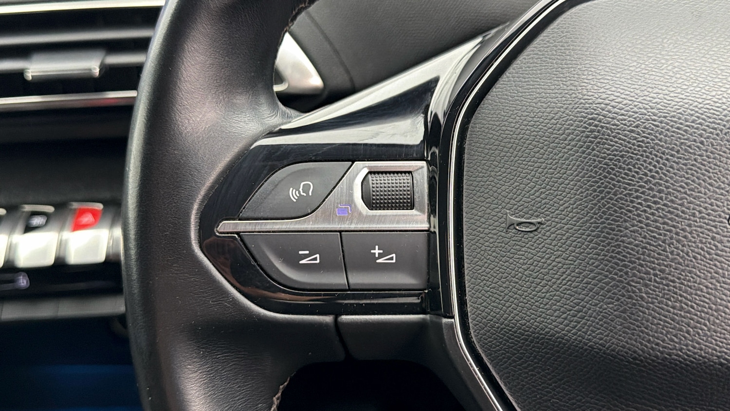 Used Peugeot 5008 2020 for sale - 77974109: Photo 23